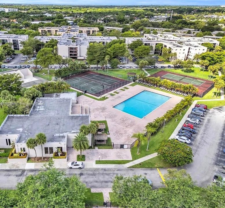 最近租的: $2,200 (2 贝兹, 2 浴室, 965 平方英尺)