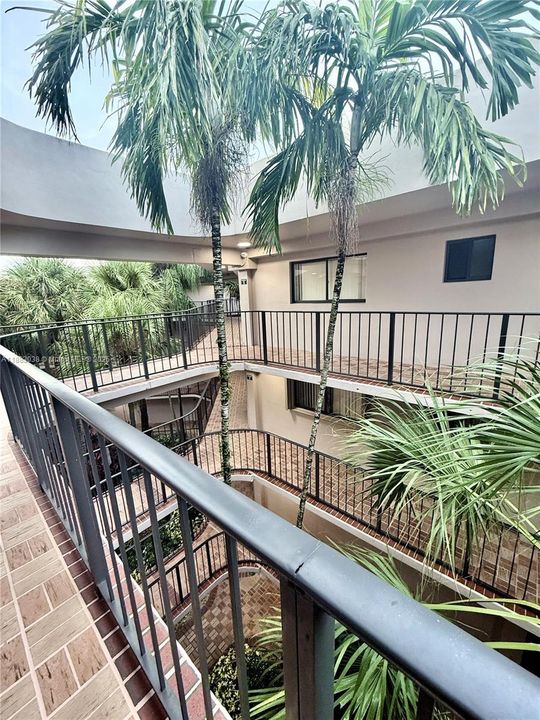 最近租的: $2,200 (2 贝兹, 2 浴室, 965 平方英尺)