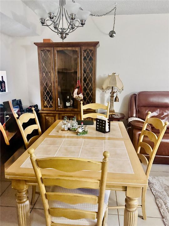 最近租的: $2,200 (2 贝兹, 2 浴室, 965 平方英尺)