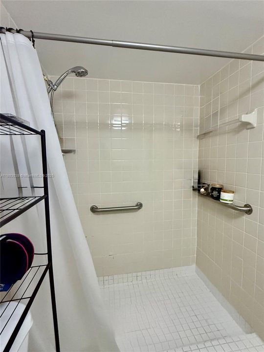 最近租的: $2,200 (2 贝兹, 2 浴室, 965 平方英尺)