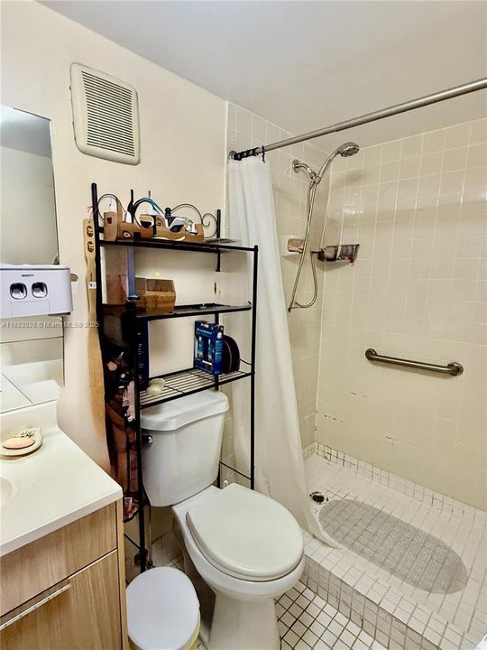 最近租的: $2,200 (2 贝兹, 2 浴室, 965 平方英尺)