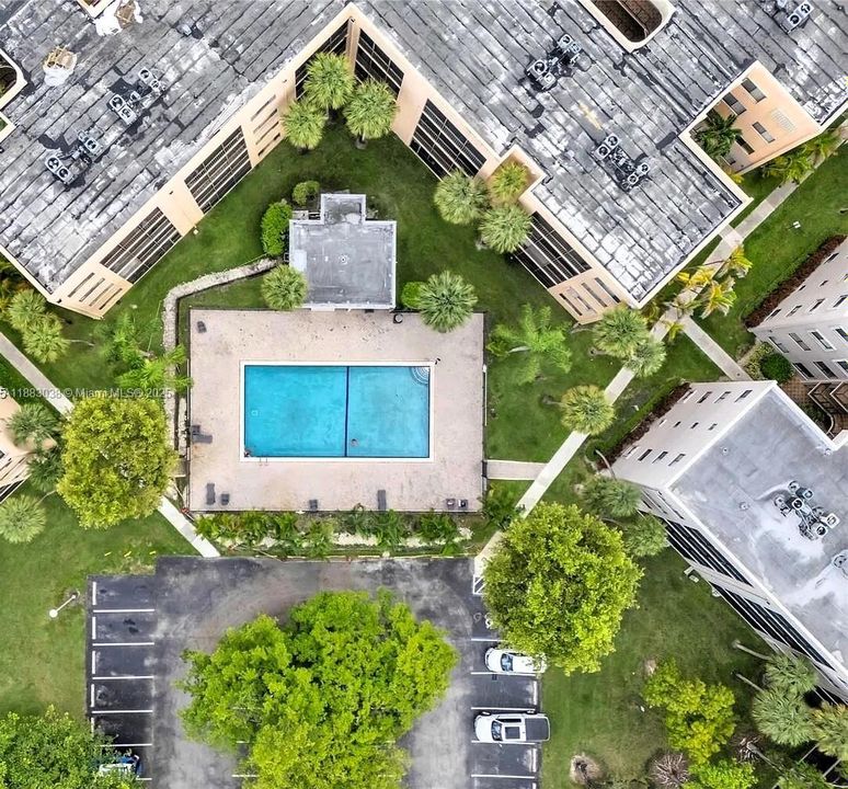 最近租的: $2,200 (2 贝兹, 2 浴室, 965 平方英尺)