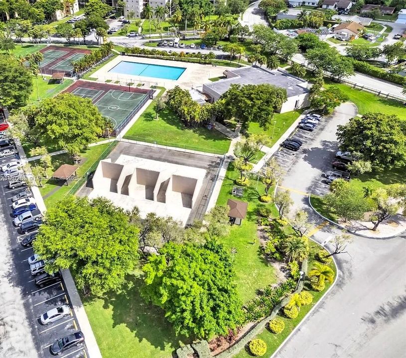 最近租的: $2,200 (2 贝兹, 2 浴室, 965 平方英尺)