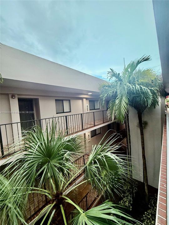 最近租的: $2,200 (2 贝兹, 2 浴室, 965 平方英尺)