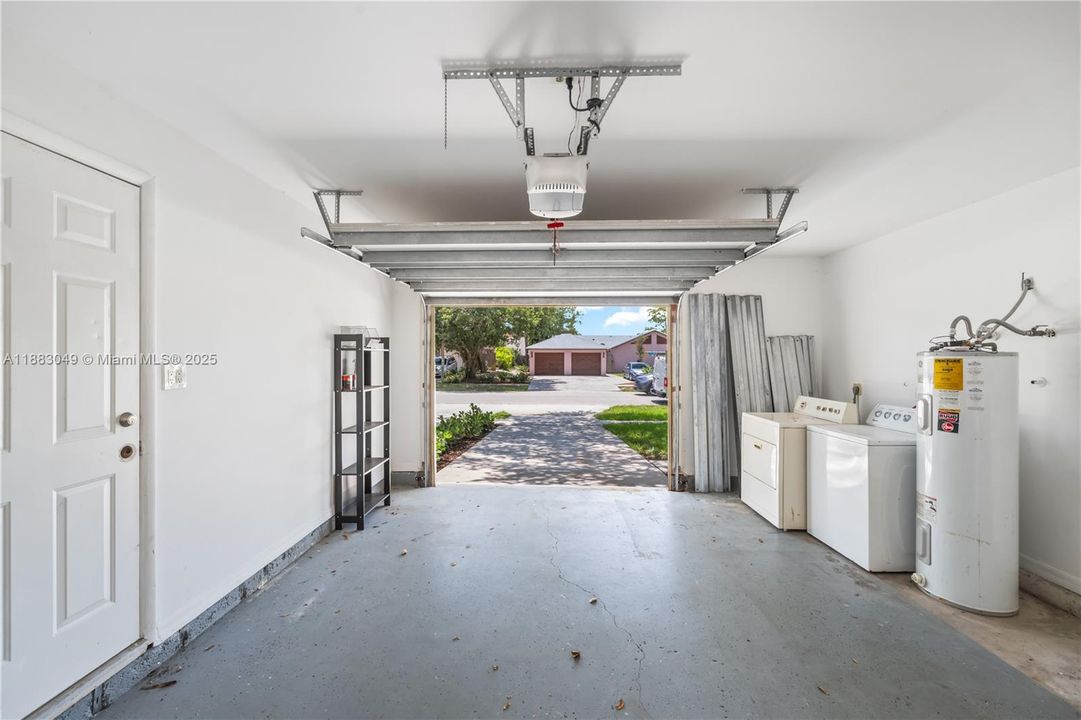 Recientemente alquilado: $2,550 (2 camas, 2 baños, 1842 Pies cuadrados)