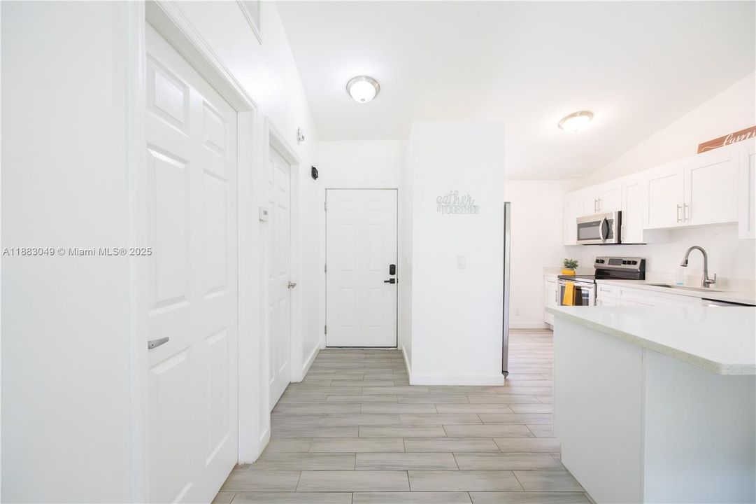 Recientemente alquilado: $2,550 (2 camas, 2 baños, 1842 Pies cuadrados)