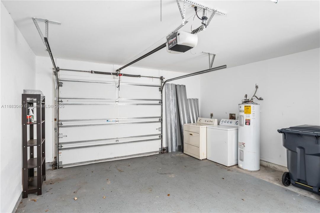 Recientemente alquilado: $2,550 (2 camas, 2 baños, 1842 Pies cuadrados)