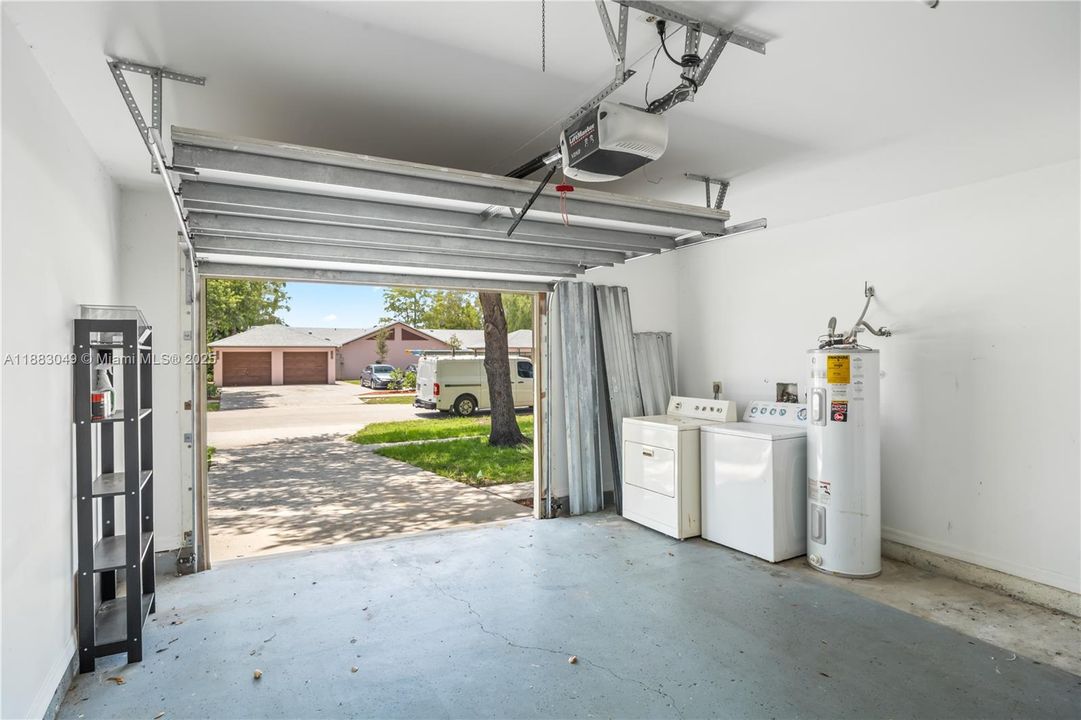 Recientemente alquilado: $2,550 (2 camas, 2 baños, 1842 Pies cuadrados)