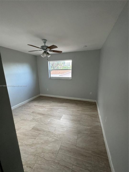 For Sale: $260,000 (2 beds, 2 baths, 721 Square Feet)