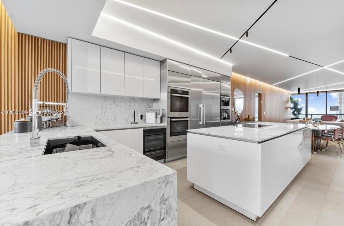 出租: $37,700 (3 贝兹, 4 浴室, 2918 平方英尺)