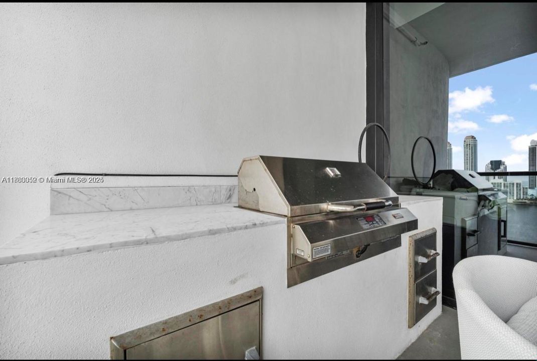 出租: $37,700 (3 贝兹, 4 浴室, 2918 平方英尺)