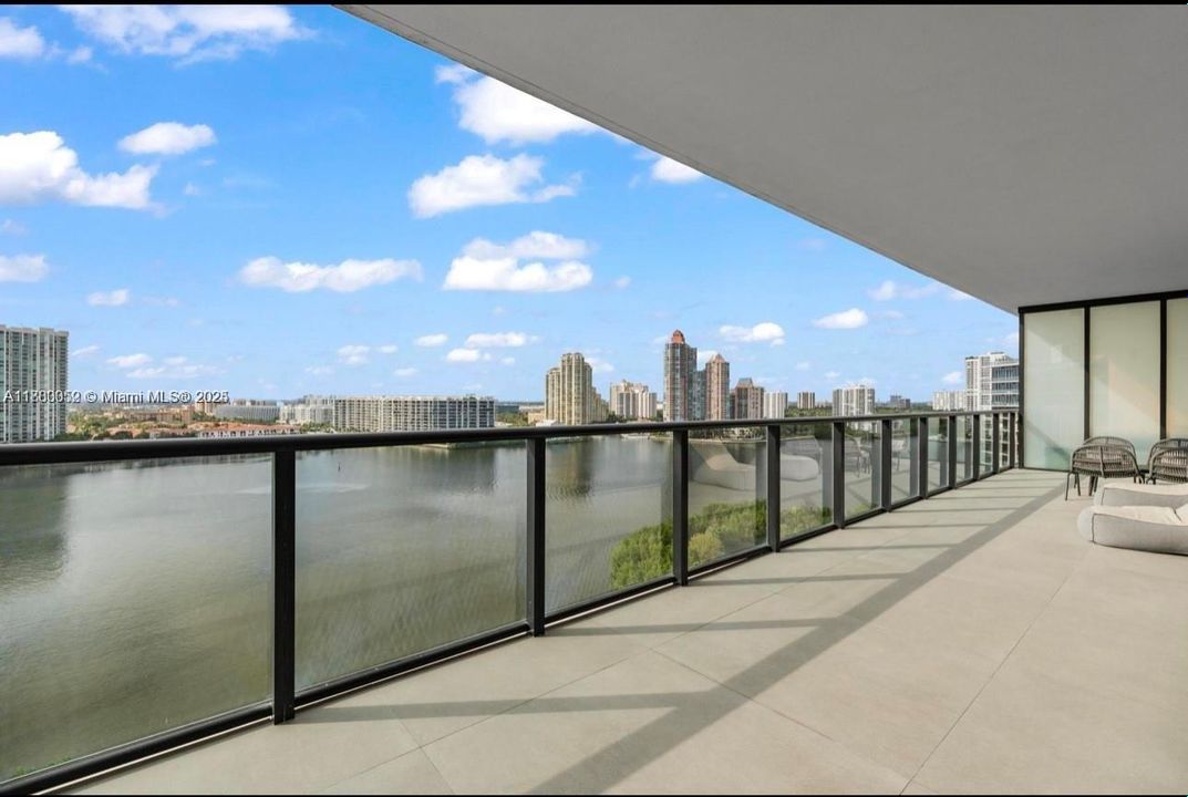 出租: $37,700 (3 贝兹, 4 浴室, 2918 平方英尺)