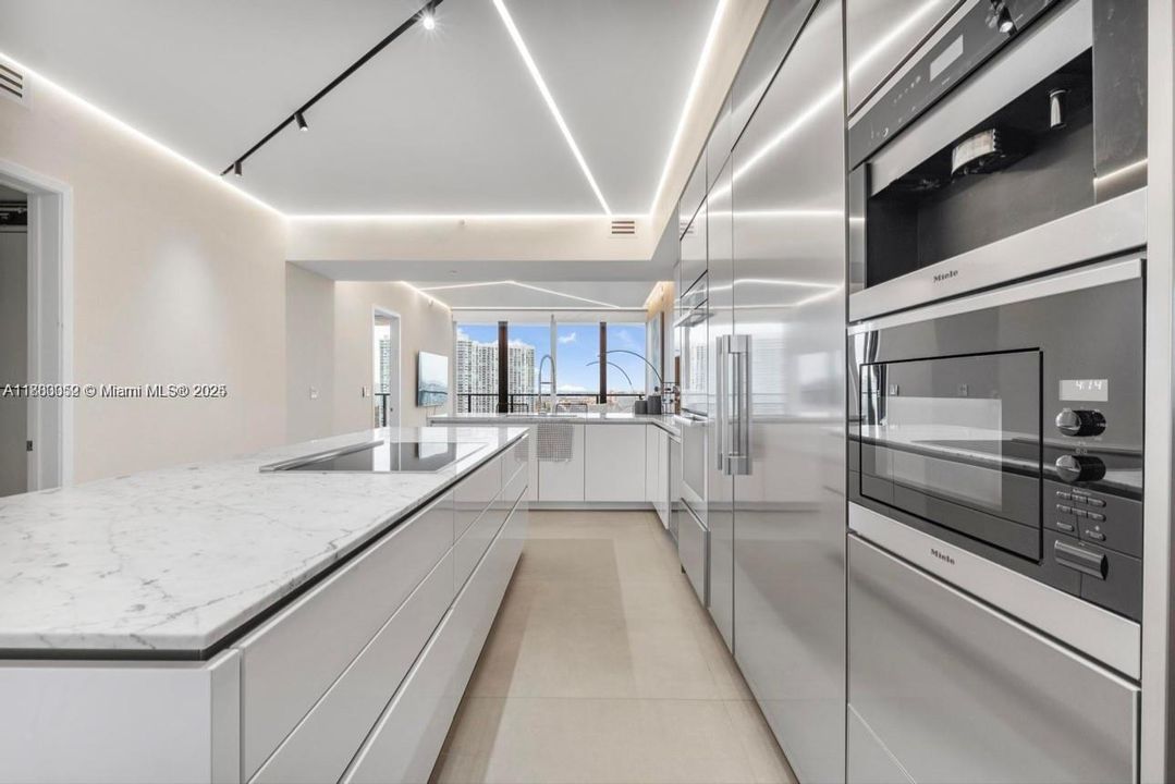 出租: $37,700 (3 贝兹, 4 浴室, 2918 平方英尺)