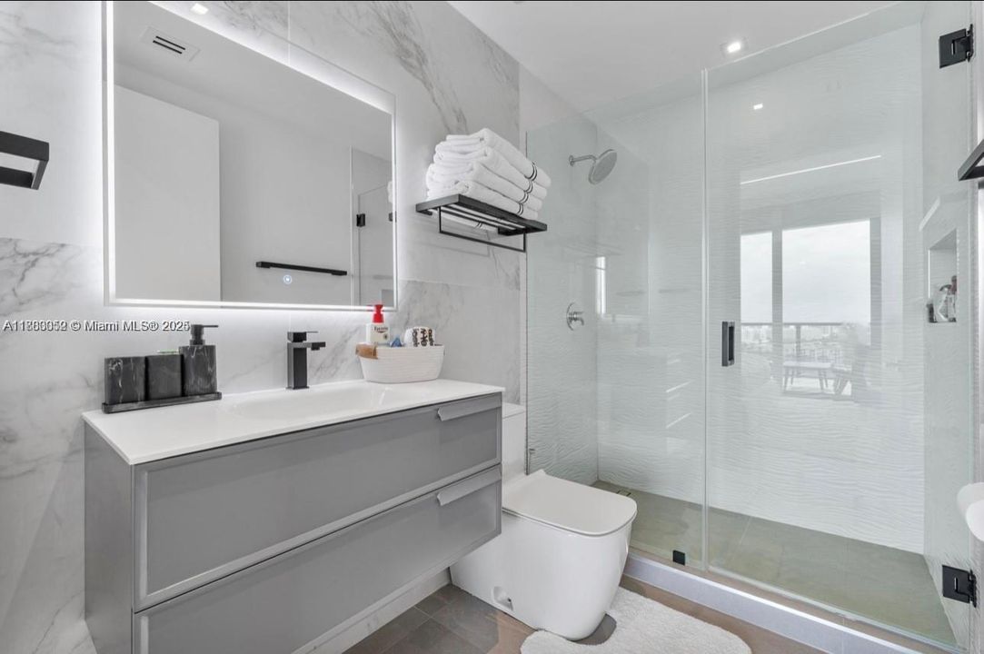 出租: $37,700 (3 贝兹, 4 浴室, 2918 平方英尺)