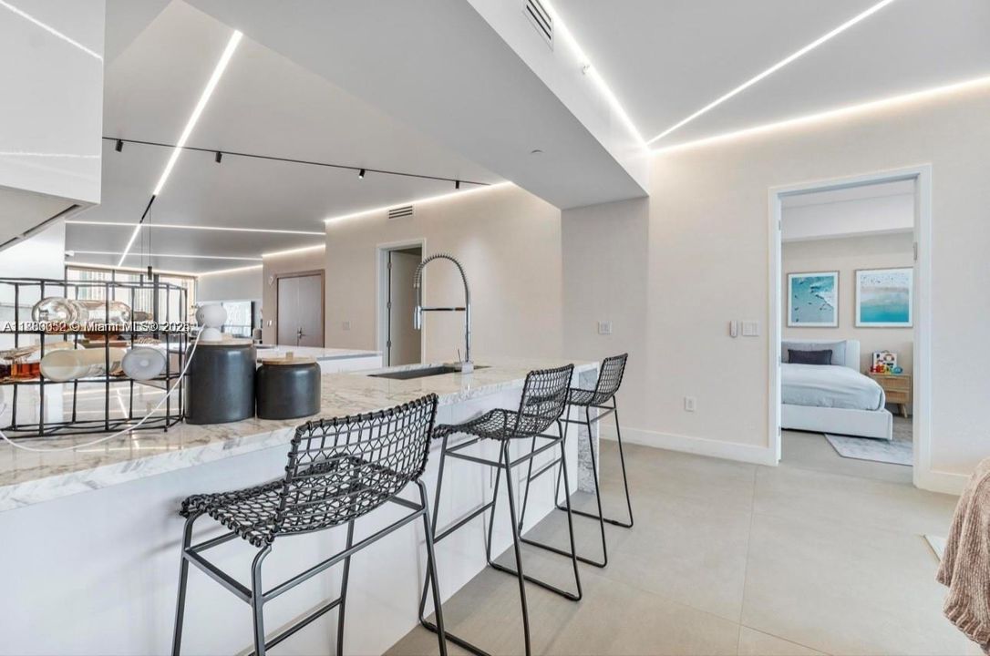 出租: $37,700 (3 贝兹, 4 浴室, 2918 平方英尺)