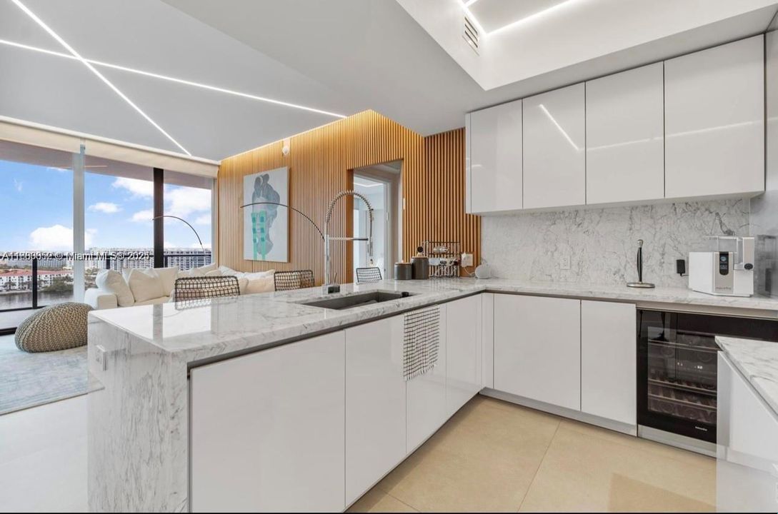 出租: $37,700 (3 贝兹, 4 浴室, 2918 平方英尺)