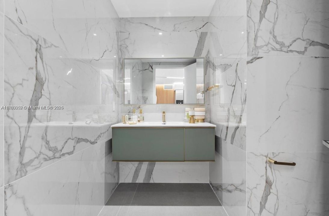 出租: $37,700 (3 贝兹, 4 浴室, 2918 平方英尺)