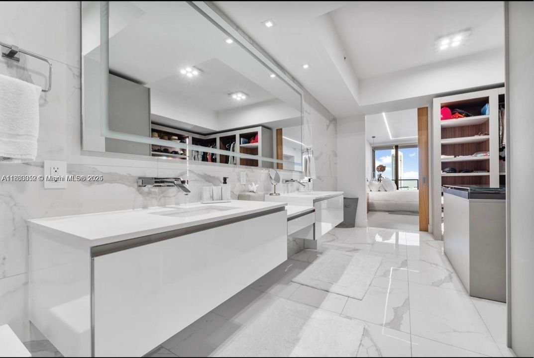 出租: $37,700 (3 贝兹, 4 浴室, 2918 平方英尺)