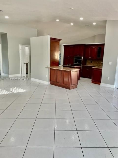 En Renta: $7,950 (5 camas, 4 baños, 3648 Pies cuadrados)