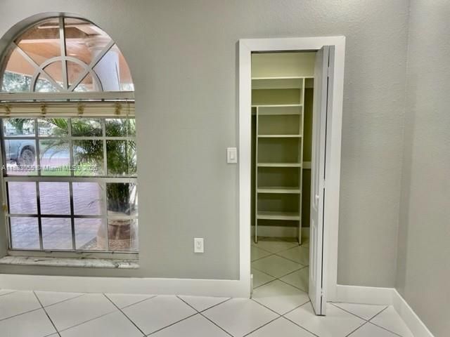 En Renta: $7,950 (5 camas, 4 baños, 3648 Pies cuadrados)