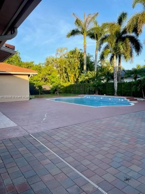 En Renta: $7,950 (5 camas, 4 baños, 3648 Pies cuadrados)