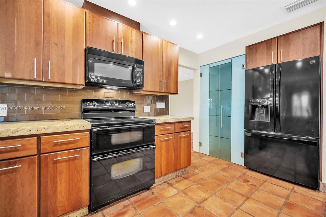 Active With Contract: $825,000 (3 beds, 2 baths, 2440 Square Feet)