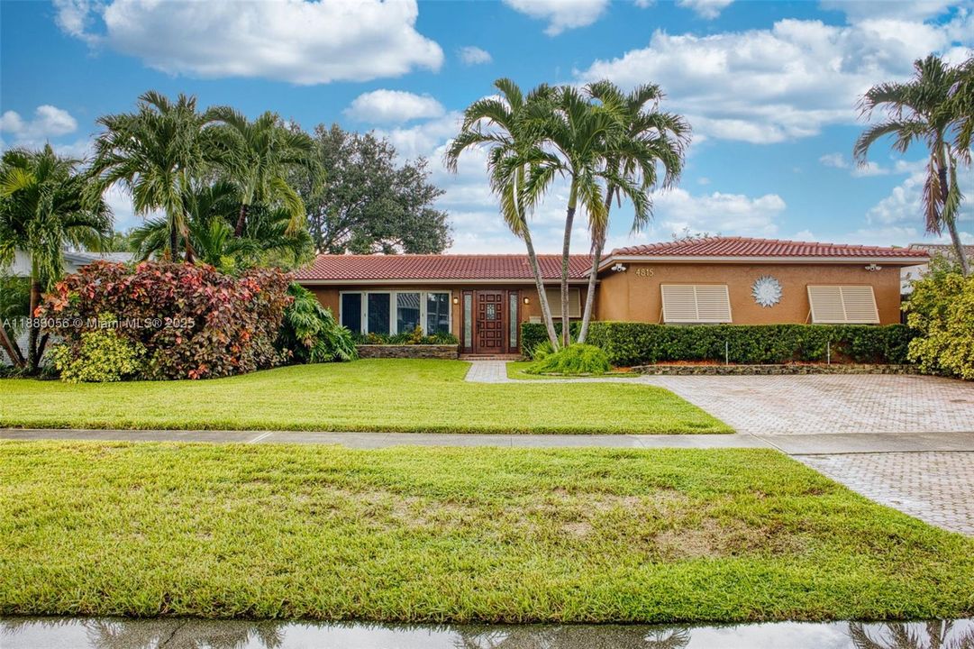 Brick paver driveway