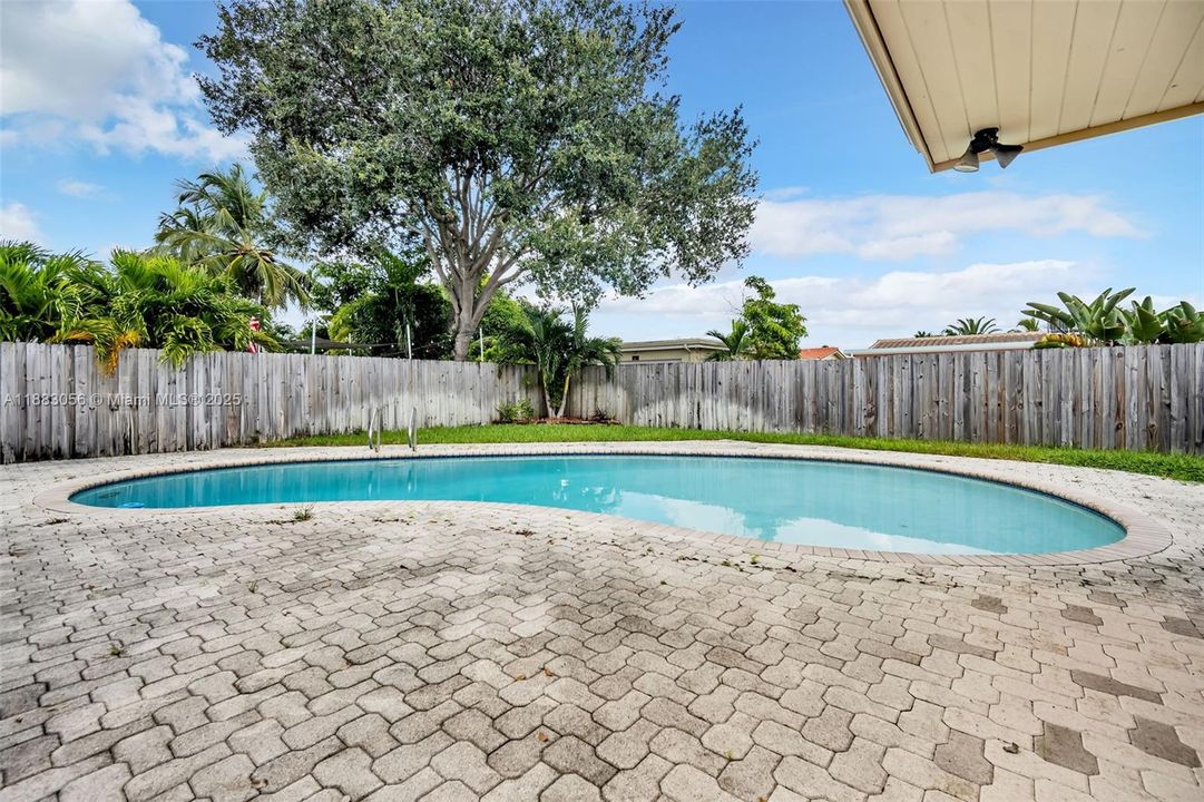 Active With Contract: $825,000 (3 beds, 2 baths, 2440 Square Feet)