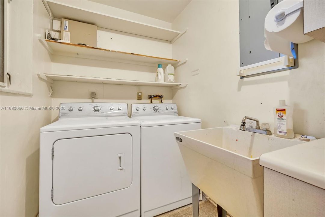 Active With Contract: $825,000 (3 beds, 2 baths, 2440 Square Feet)