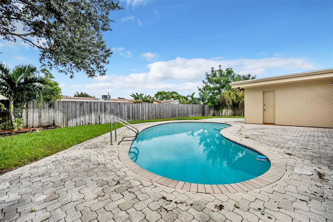 Active With Contract: $825,000 (3 beds, 2 baths, 2440 Square Feet)