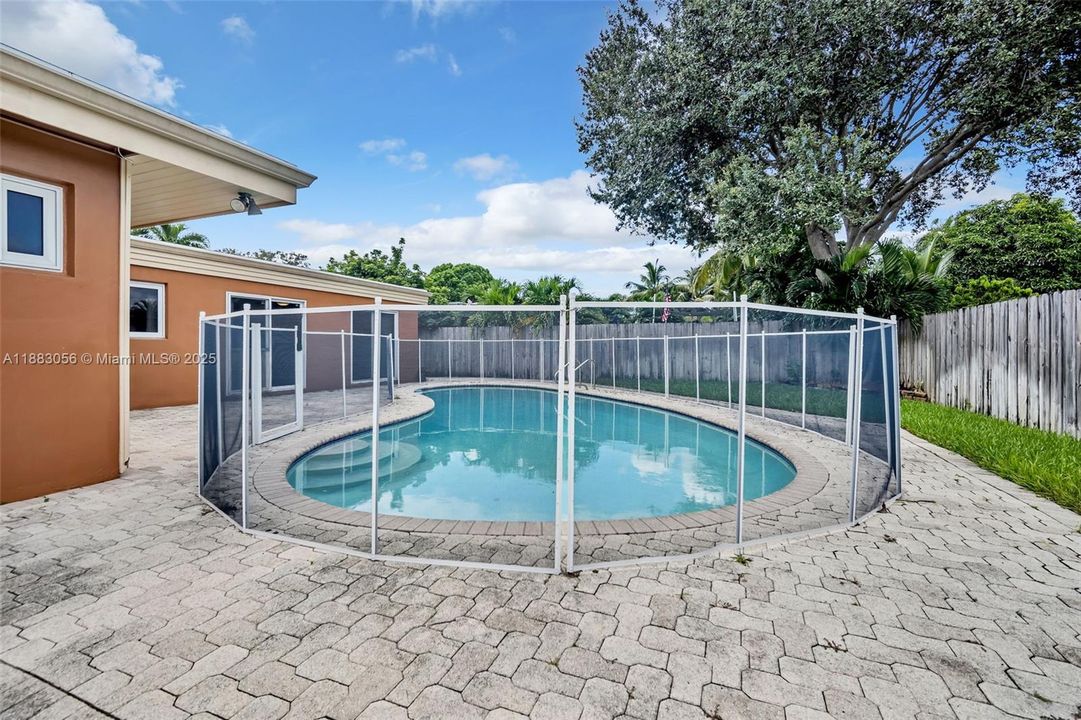 New Child safety fence.