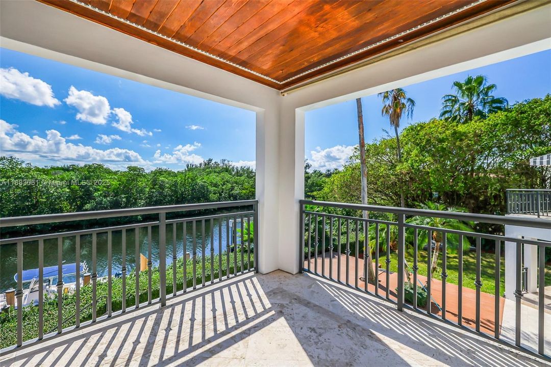 В аренду: $26,000 (5 спален, 6 ванн, 4820 Квадратных фут)