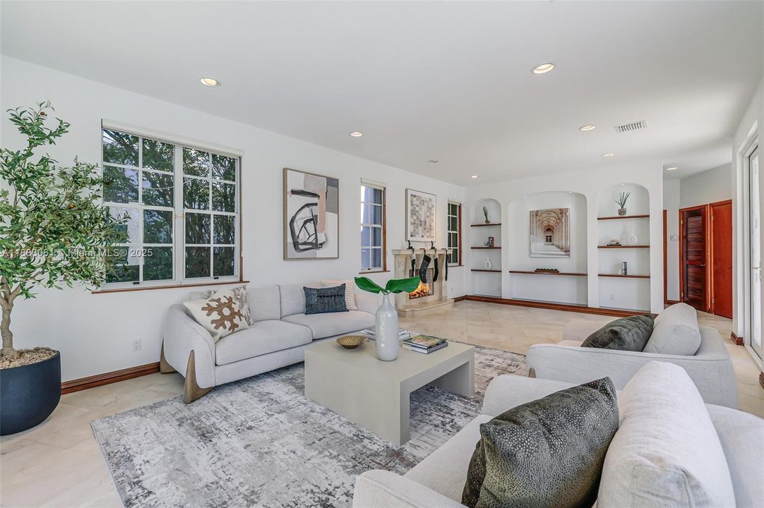 В аренду: $26,000 (5 спален, 6 ванн, 4820 Квадратных фут)