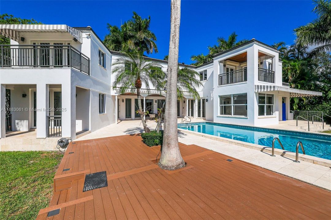 В аренду: $26,000 (5 спален, 6 ванн, 4820 Квадратных фут)