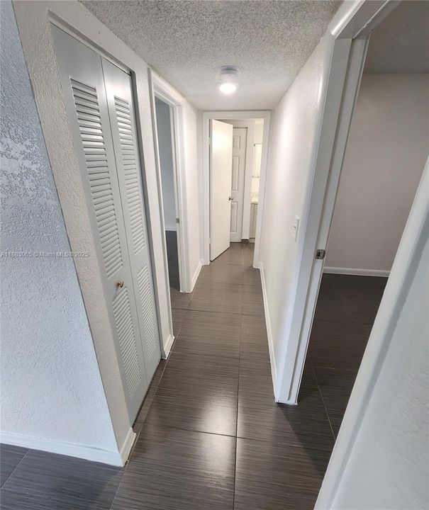 合同活跃: $1,948 (2 贝兹, 1 浴室, 223601 平方英尺)