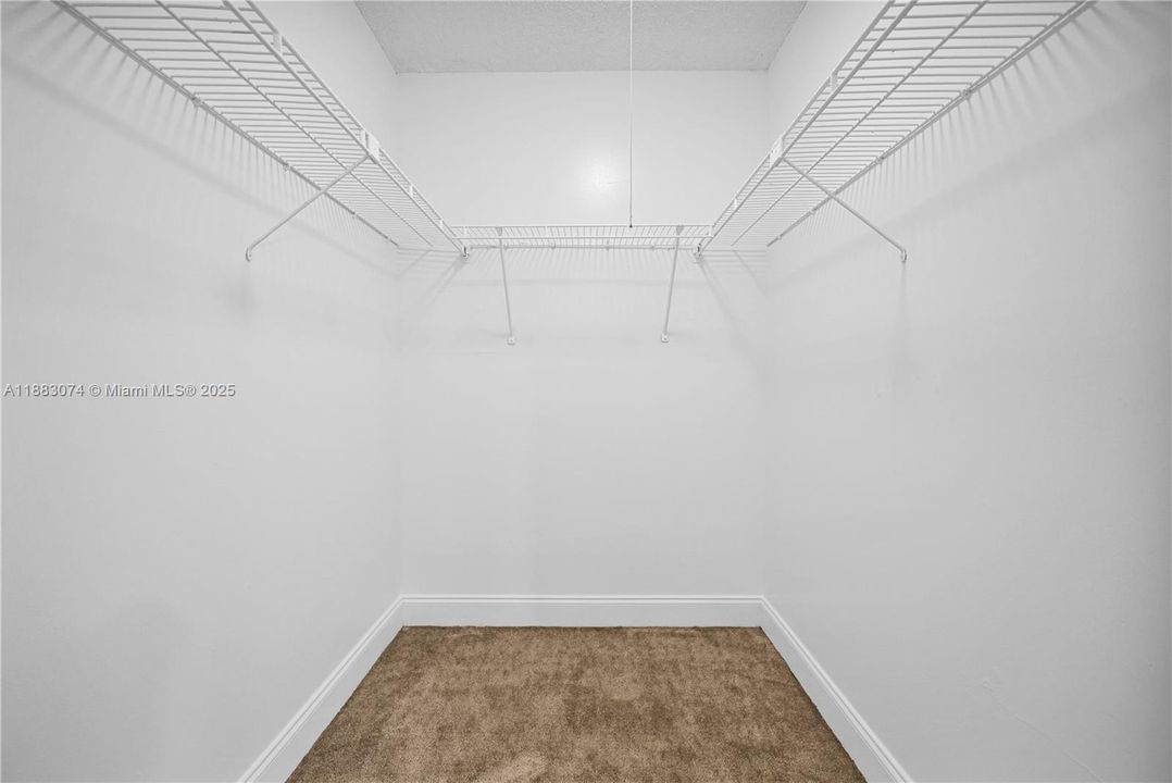 Recientemente alquilado: $1,950 (2 camas, 1 baños, 896 Pies cuadrados)