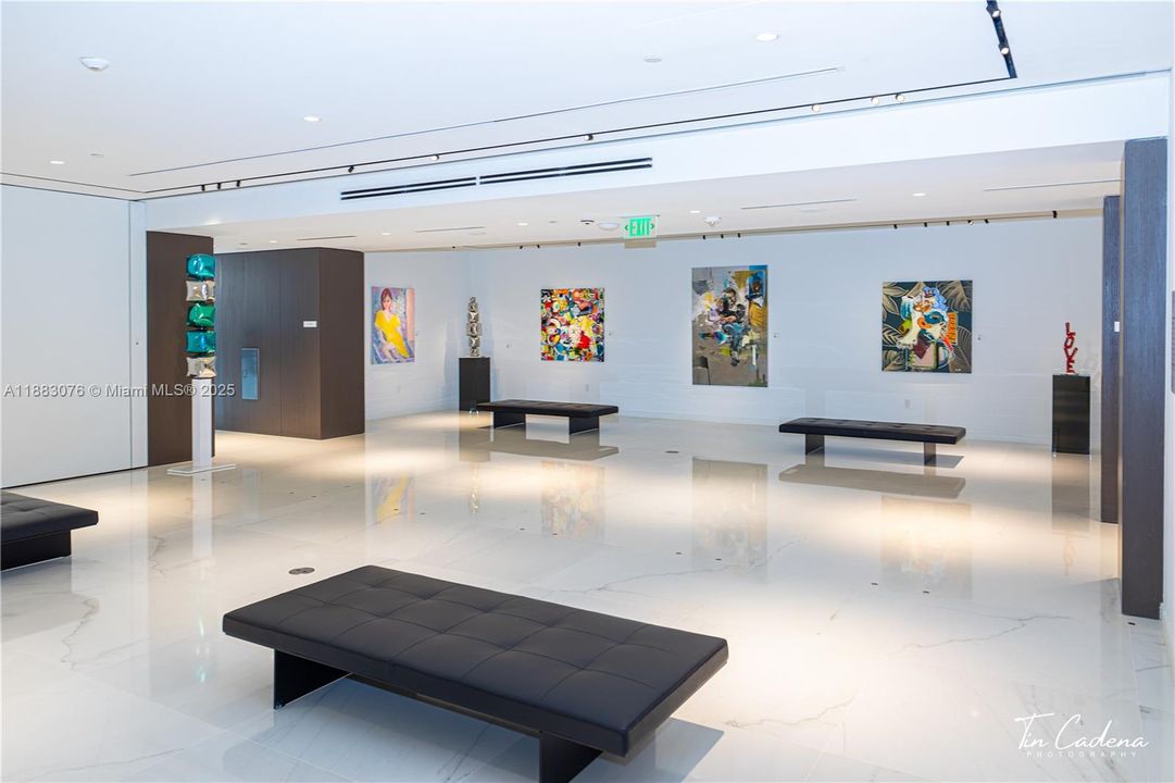 合同活跃: $14,000 (2 贝兹, 2 浴室, 1317 平方英尺)