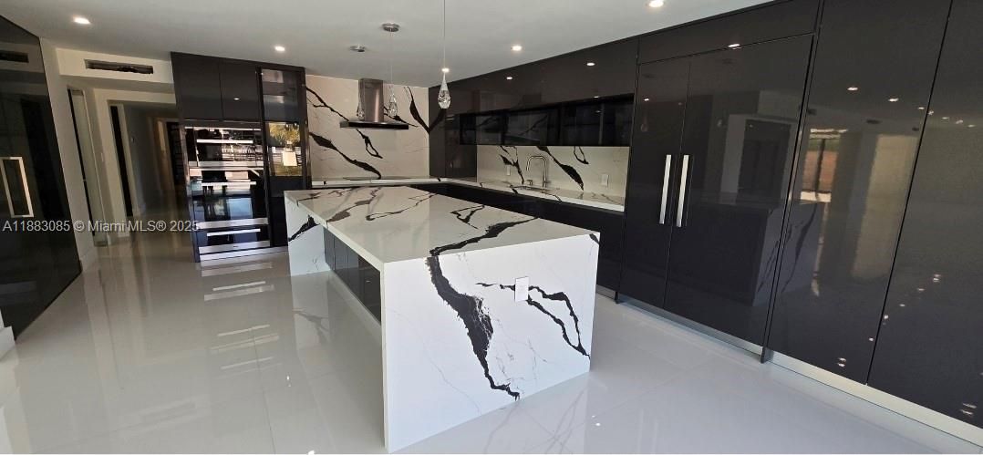 For Rent: $28,500 (5 beds, 4 baths, 5220 Square Feet)