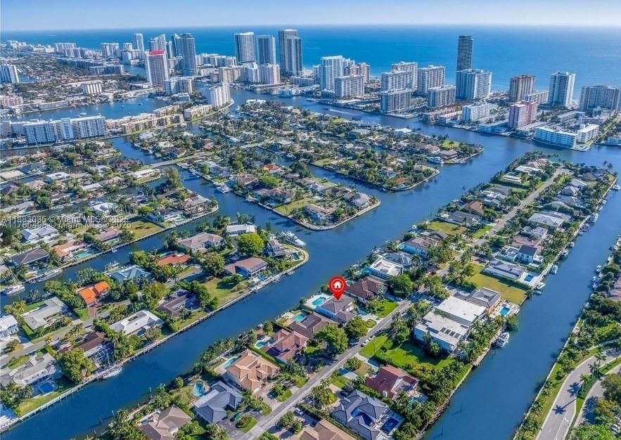 For Rent: $28,500 (5 beds, 4 baths, 5220 Square Feet)