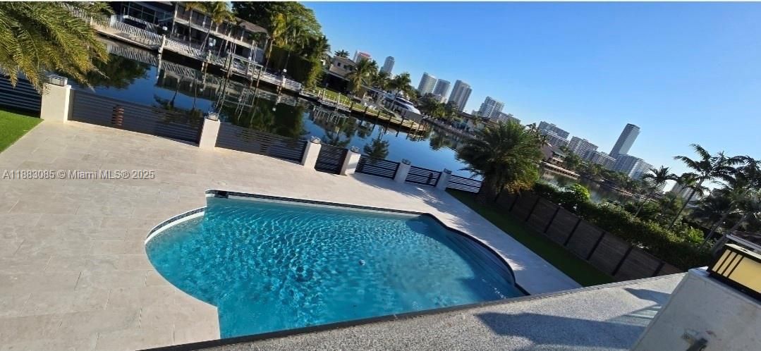 For Rent: $28,500 (5 beds, 4 baths, 5220 Square Feet)