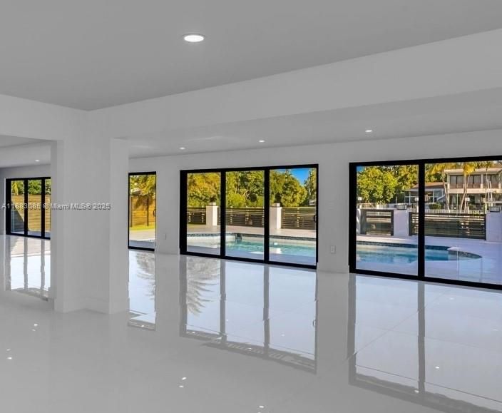 For Rent: $28,500 (5 beds, 4 baths, 5220 Square Feet)