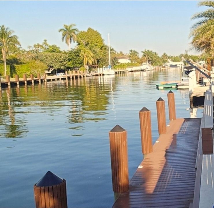 For Rent: $28,500 (5 beds, 4 baths, 5220 Square Feet)