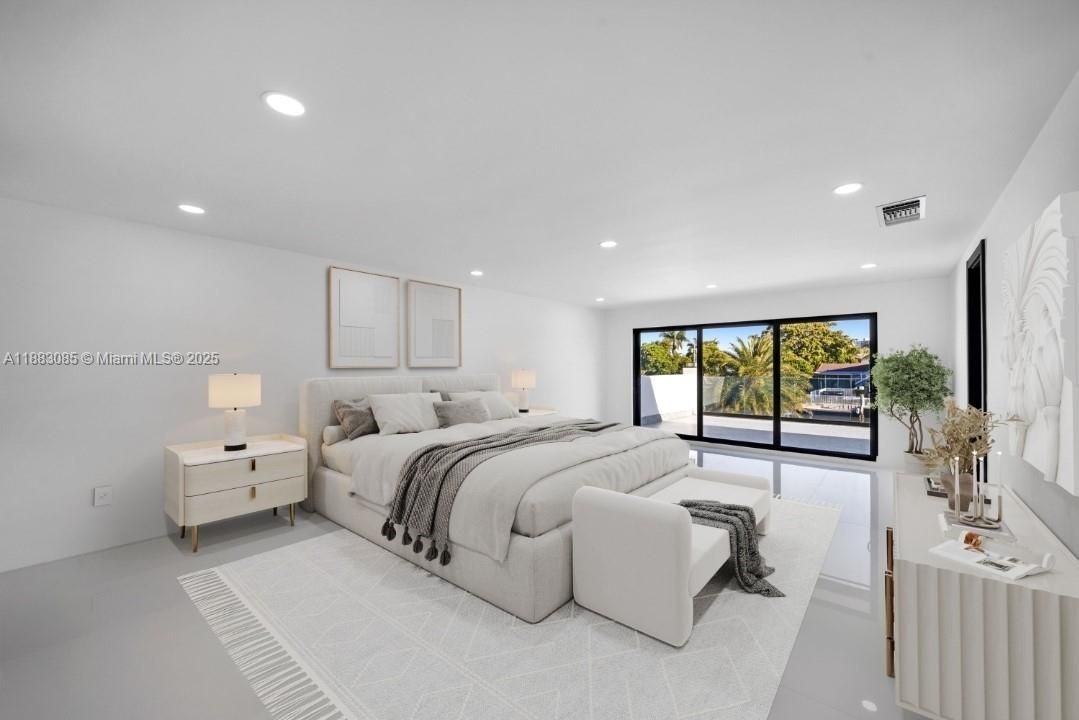 For Rent: $28,500 (5 beds, 4 baths, 5220 Square Feet)