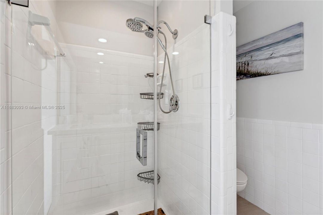 For Rent: $8,500 (3 beds, 2 baths, 1584 Square Feet)