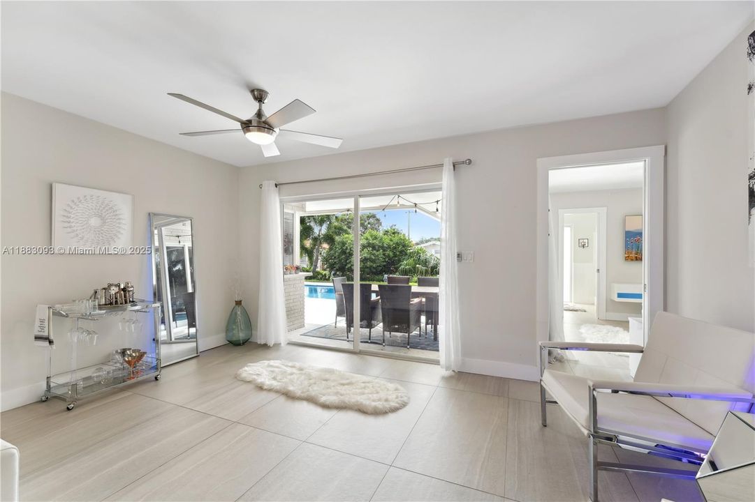 For Rent: $8,500 (3 beds, 2 baths, 1584 Square Feet)