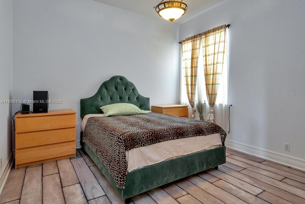 For Rent: $12,000 (5 beds, 4 baths, 4448 Square Feet)