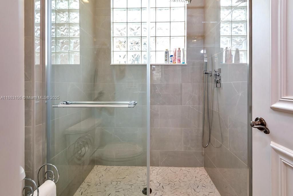 For Rent: $12,000 (5 beds, 4 baths, 4448 Square Feet)