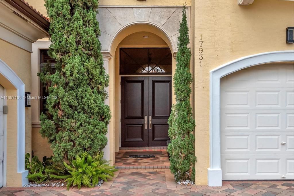 For Rent: $12,000 (5 beds, 4 baths, 4448 Square Feet)