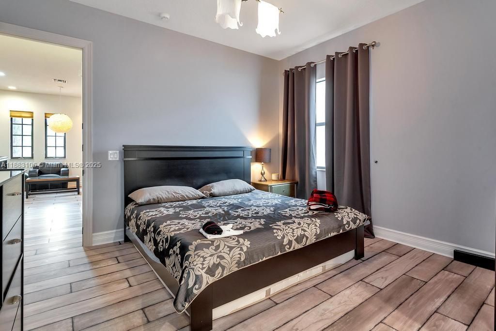 For Rent: $12,000 (5 beds, 4 baths, 4448 Square Feet)