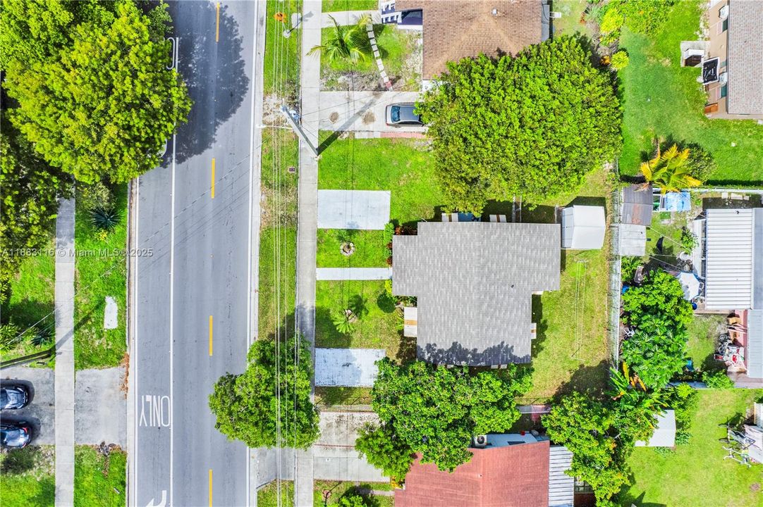 Vendido Recientemente: $299,950 (2 camas, 1 baños, 750 Pies cuadrados)